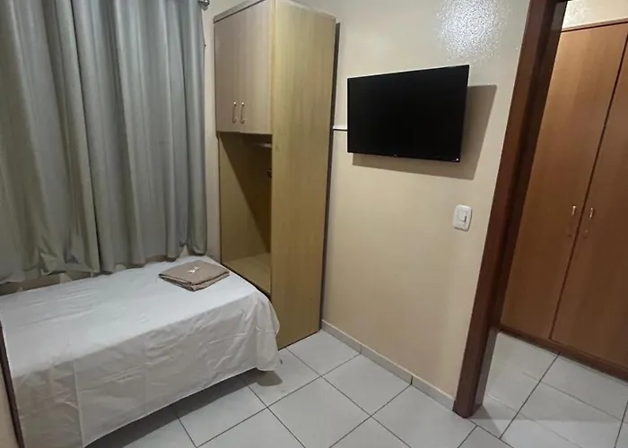 Hotel Golden Ltda - Proximo A Dpm, Aeroporto, Rodoviaria Porto Alegre, Arena Do Gremio 2*